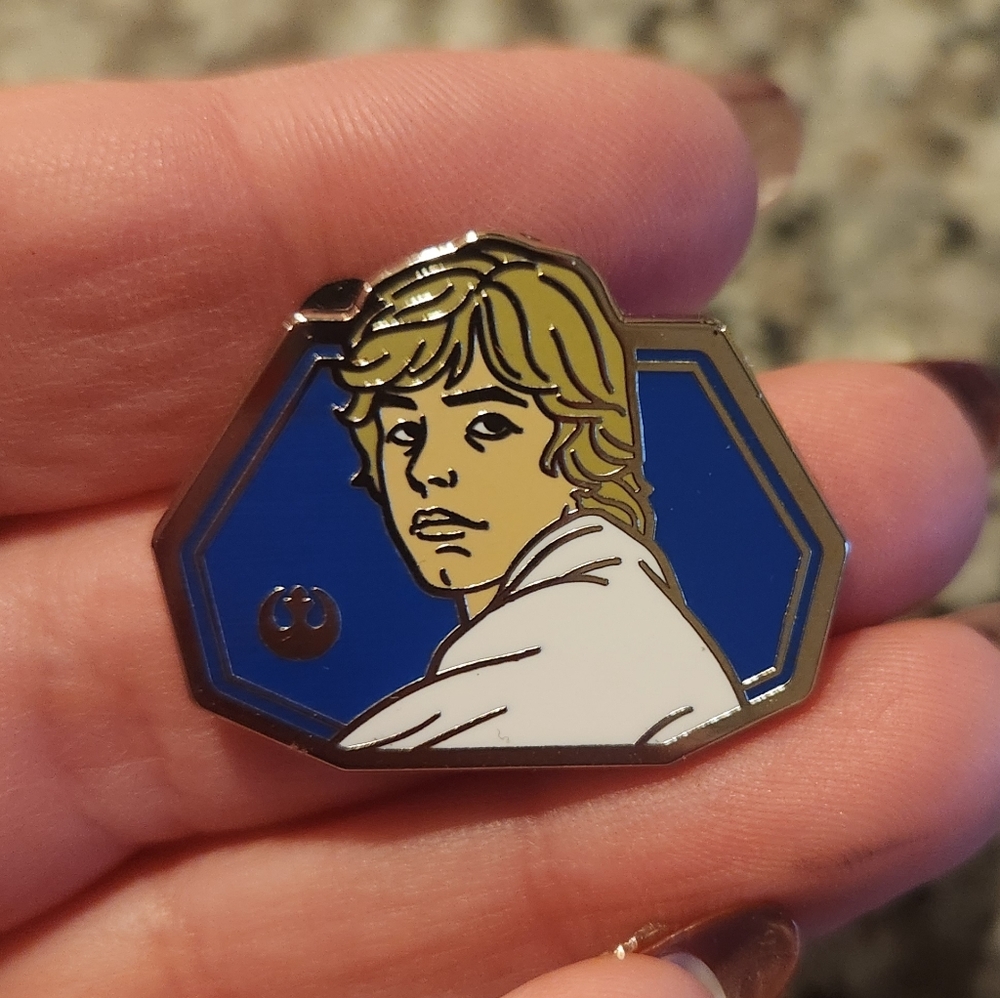(5 For $30) Disney Pin Star Wars Heroes Luke Skywalker Hidden Disney 2023 Pin